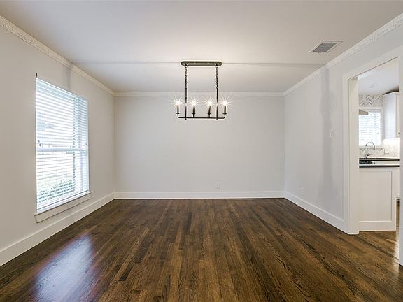2nd image of 6276 Saratoga Cir