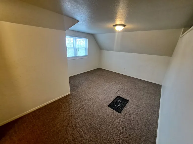 1112 Gaines St — Photo 16