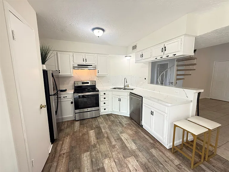 12335 W Village Dr #A — Photo 15