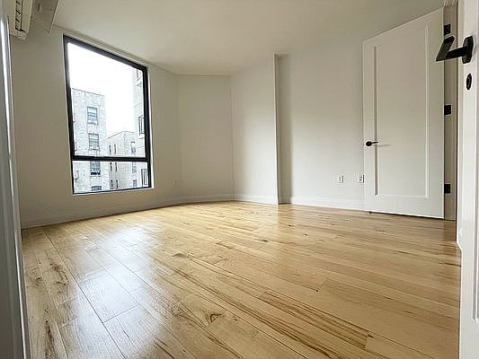 3rd image of 564 Saint Johns Pl #4ONE1