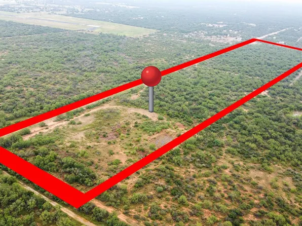 1449 Buddy's Ln, Carrizo Springs, TX 78834