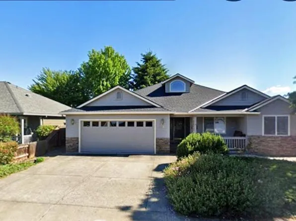 616 Cedarwood Dr, Eagle Pt, OR 97524