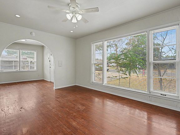 4th image of 2615 45th St