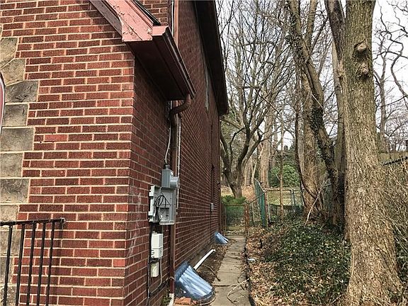 2nd image of 2329 Hollywood Dr