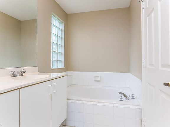 926ab2d1-8bef-4019-b542-5676a96a581a-w_1500-h_1000