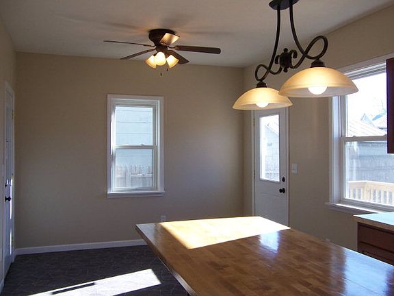 4th image of 535 W Charles St