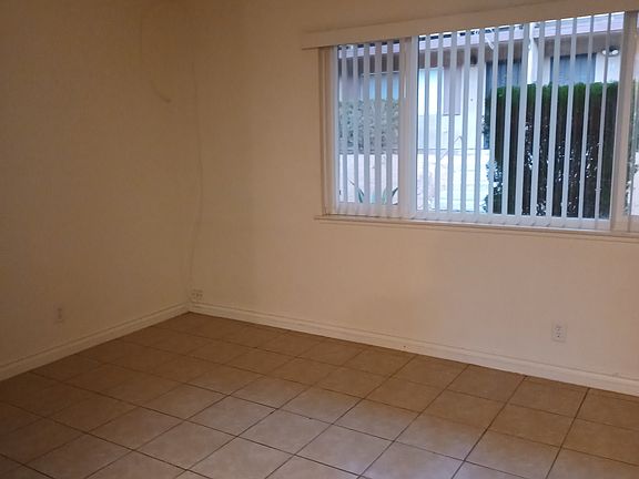 5th image of 14299 La Paz Dr APT 22
