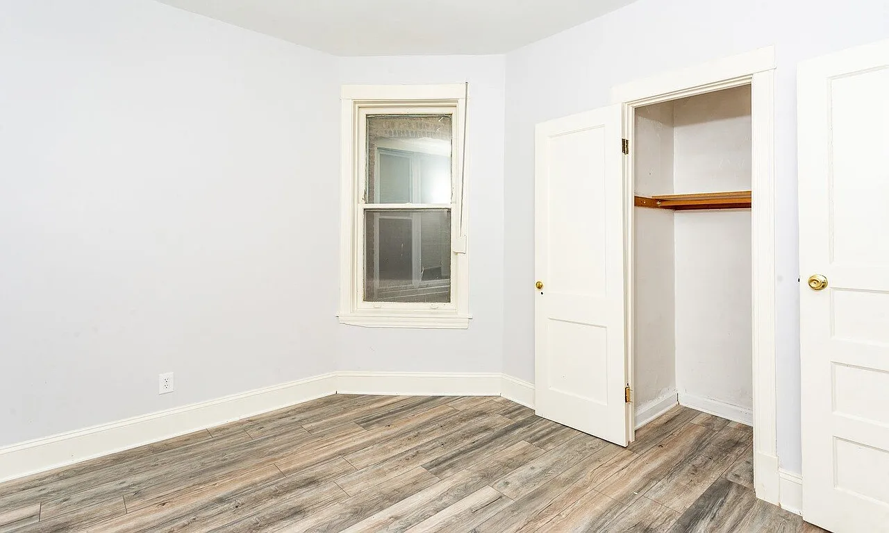 3 bed, 1000 sqft, $1,750 — Photo 4