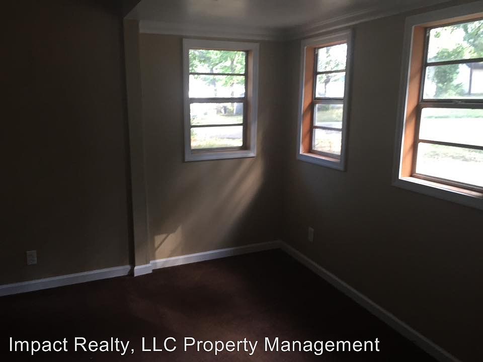 2nd image of 342 Howell Cir