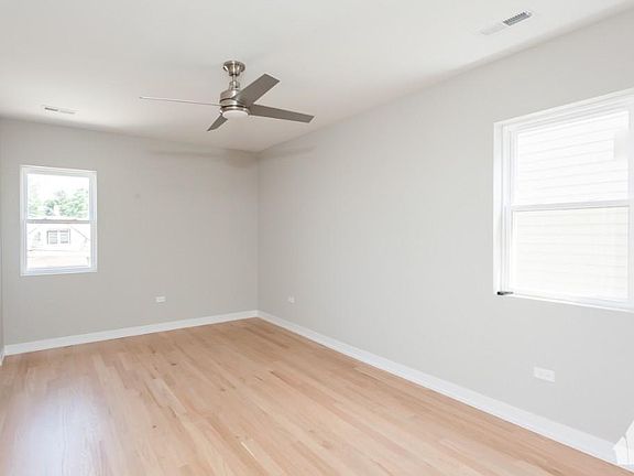 5th image of 1921 N Francisco Ave