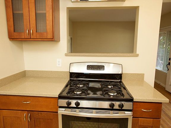 4th image of 40 Sunol St APT 06