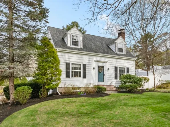 251 Lincoln St, Franklin, MA 02038