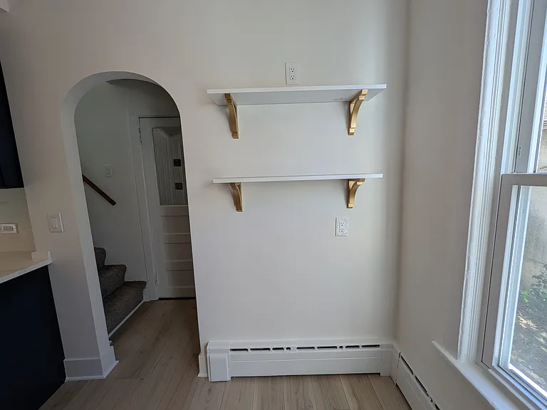 1516 Lee St — Photo 9
