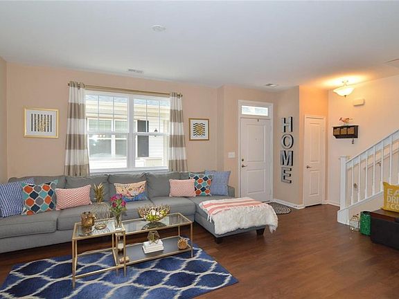 4th image of 1411 Rollesby Way