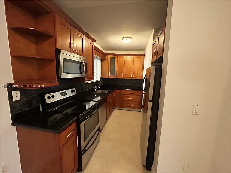 2880 Pine Tree Dr #3 — Photo 2