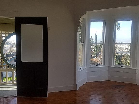 3rd image of 1443 1/2 Carroll Ave #1443-1/2