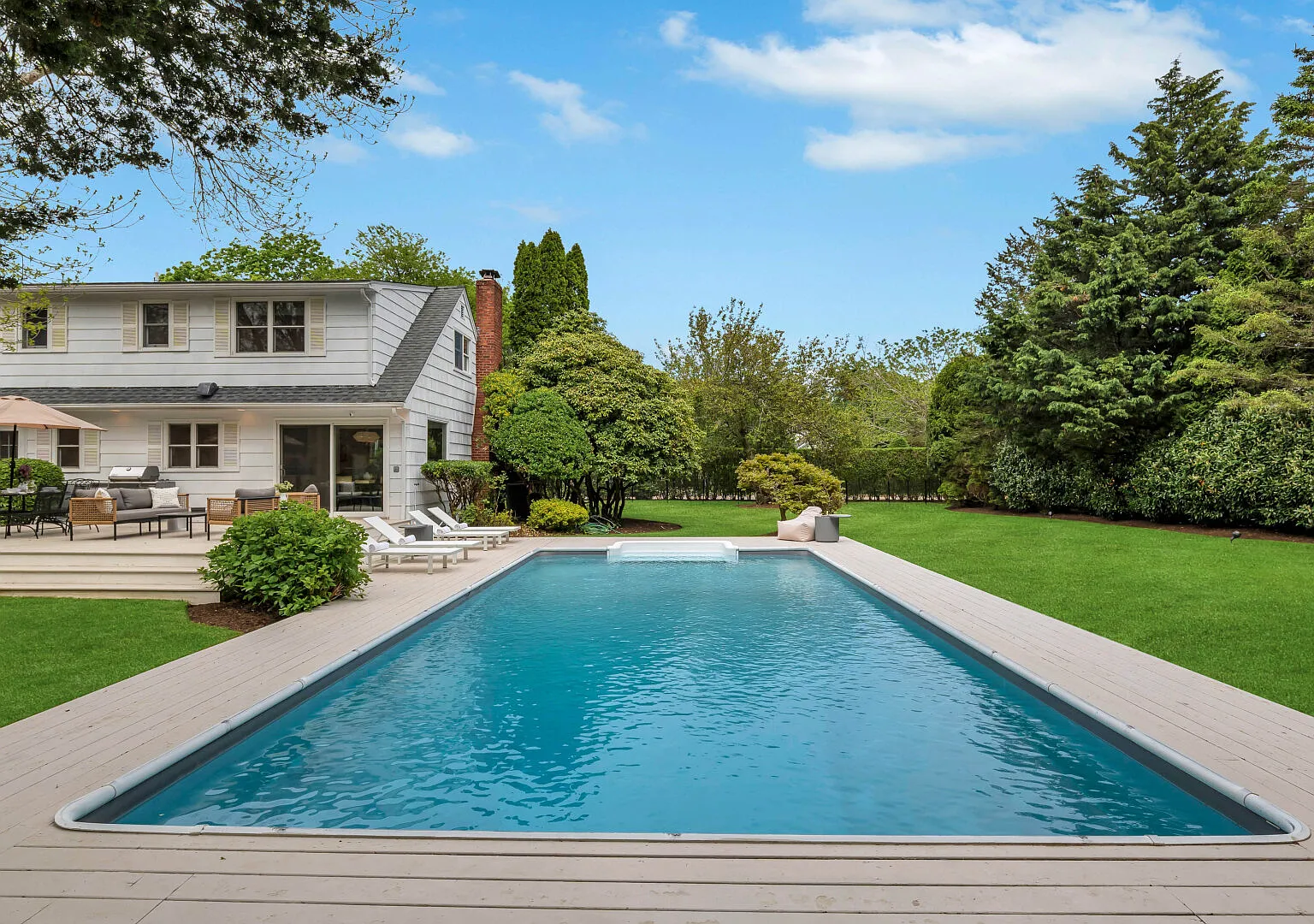 Spacious and Modern East Hampton Home with Private Pool — Photo 2