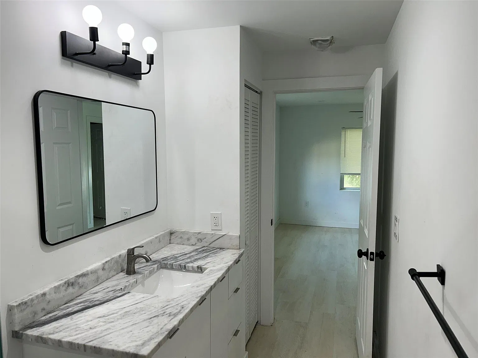 1117 NE 5th Ave — Photo 4