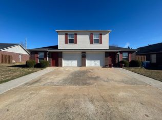 3302 SW Landau Ct APT 1 & 2, Bentonville, AR 72712