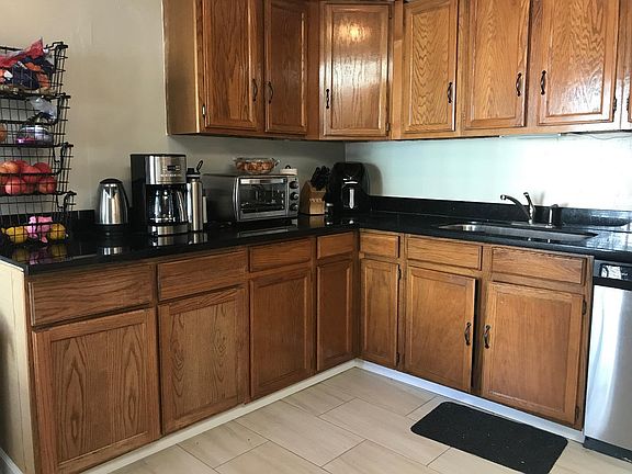 5th image of 624 Orange St