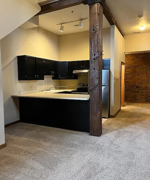 132 W B St #3G — Photo 6