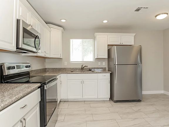 2nd image of 1281 Traynor Rd