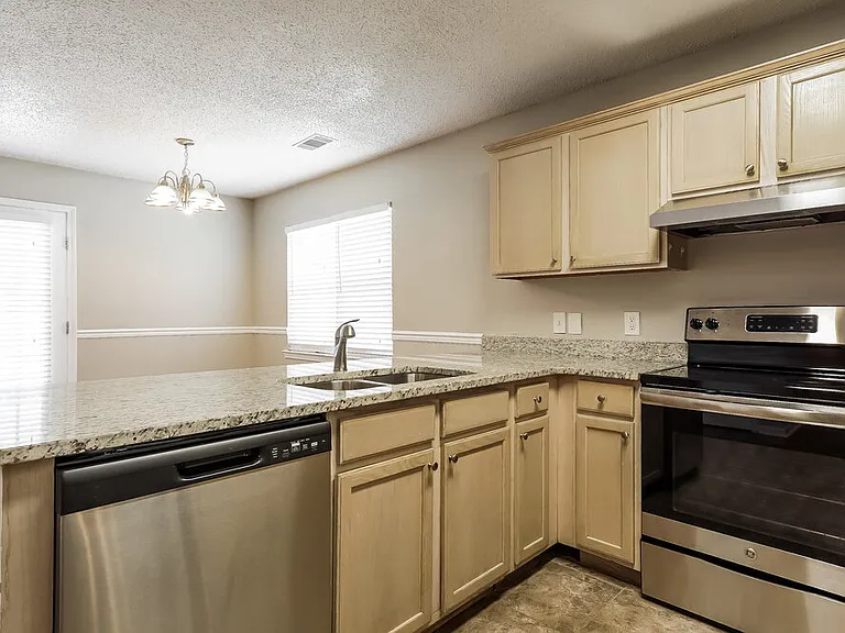 175 Cedar Bend Dr — Photo 8