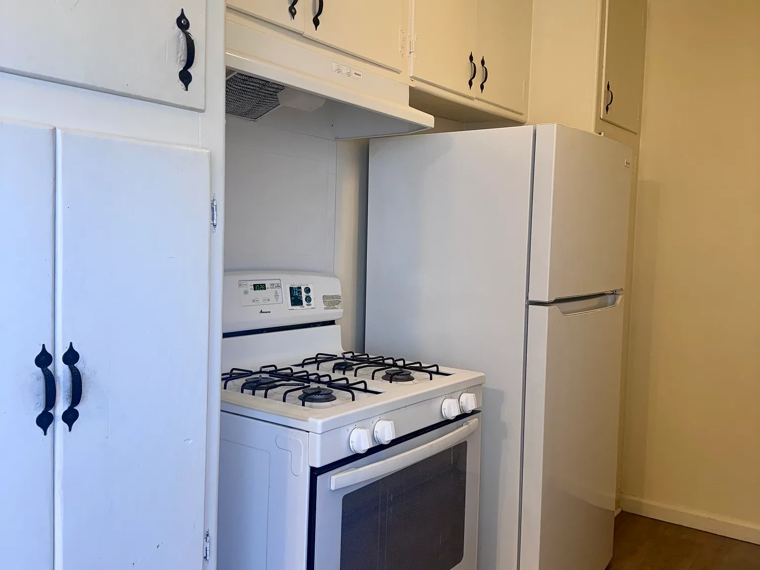 1 bed, 574 sqft, $1,850 — Photo 3