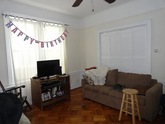 Rented by Halvatzis Realty | media 2