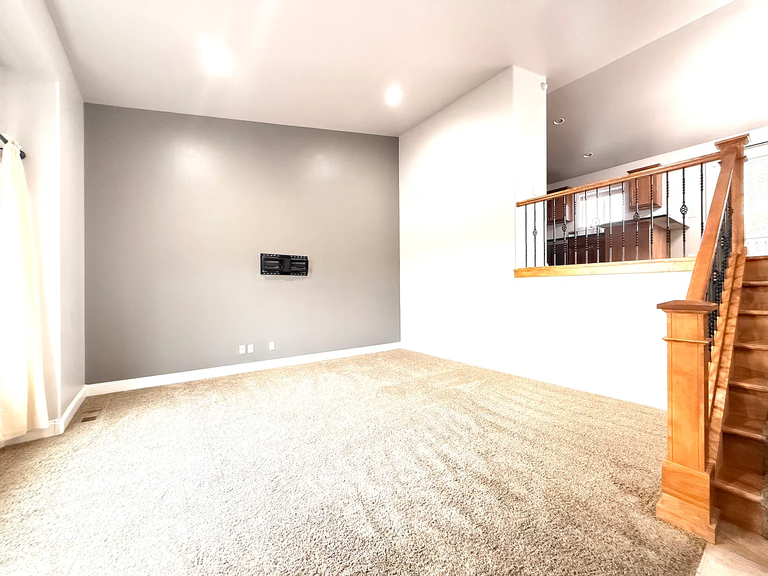 5 bed, 2345 sqft, $3,200 — Photo 4