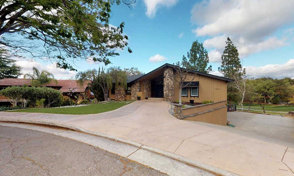 1st image of 1385 Echo Valley Dr