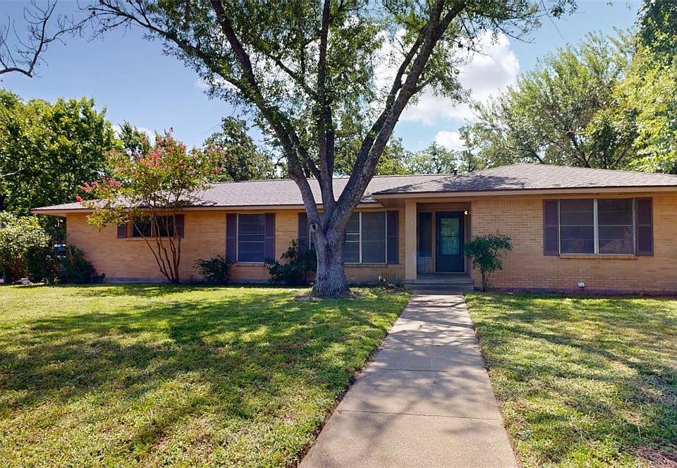 1st image of 203 W Brookside Dr