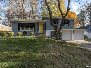 3332 16th St, Moline, IL 61265