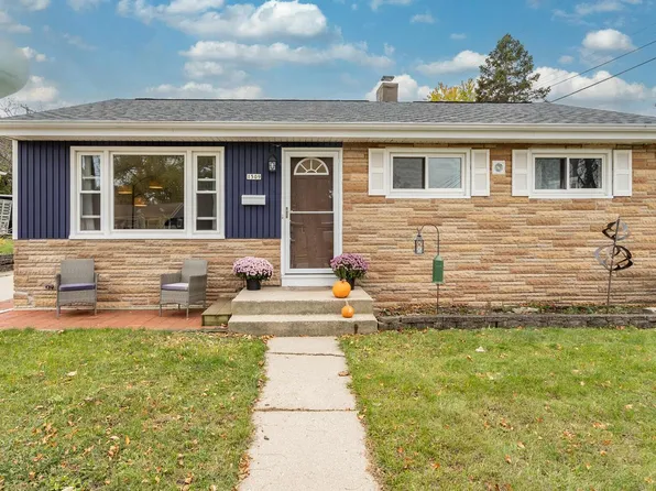 1509 Aldoro DRIVE, Waukesha, WI 53188