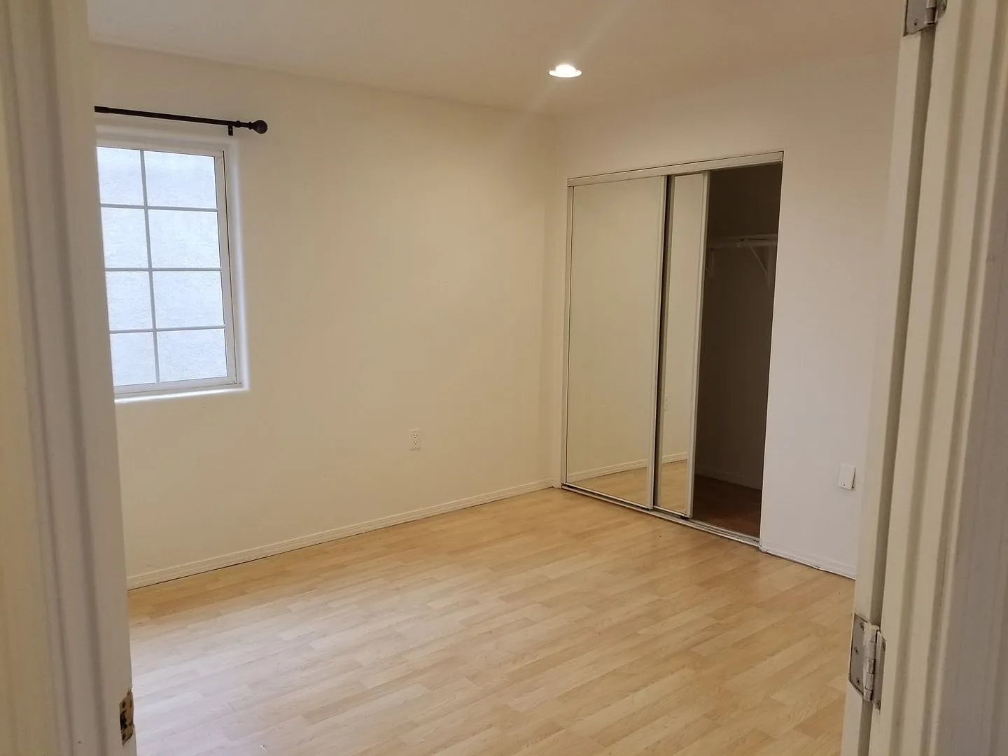 Apt Street 120 — Photo 1