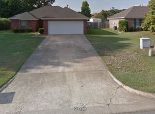 1939 Tara Dr, Prattville, AL 36066