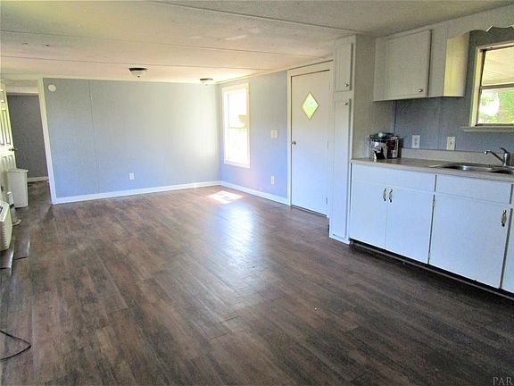 3rd image of 15 Benson Pl