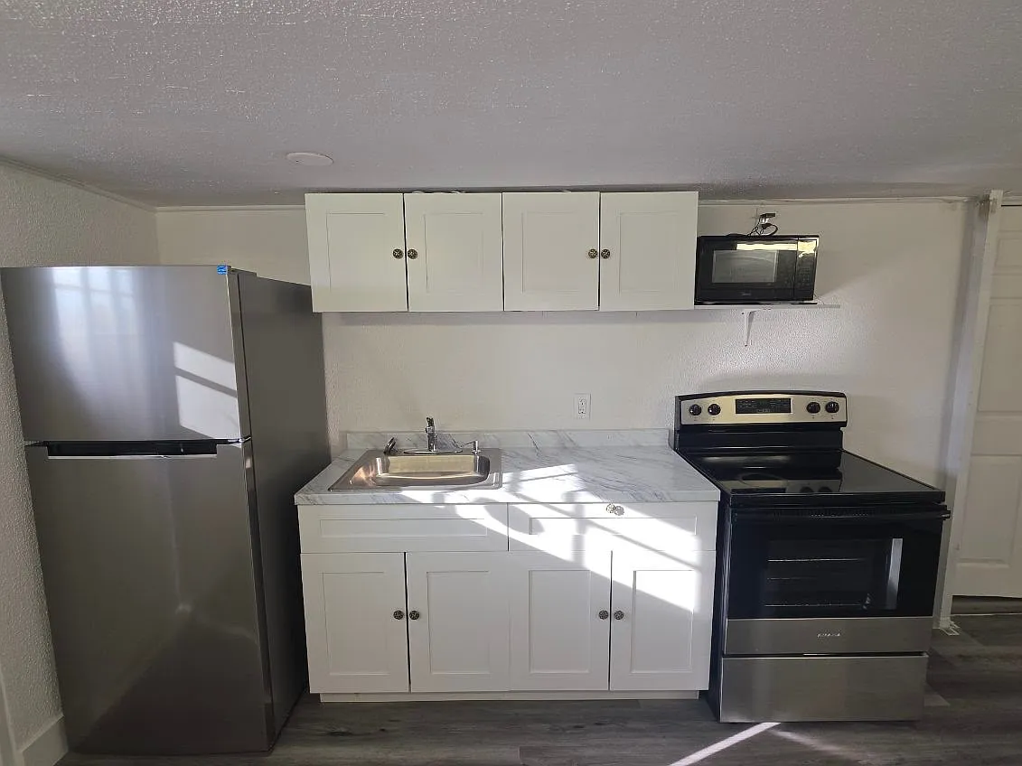 1 bed, 500 sqft, $1,350 — Photo 2