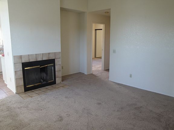 3rd image of 4177 Iowa St APT 4