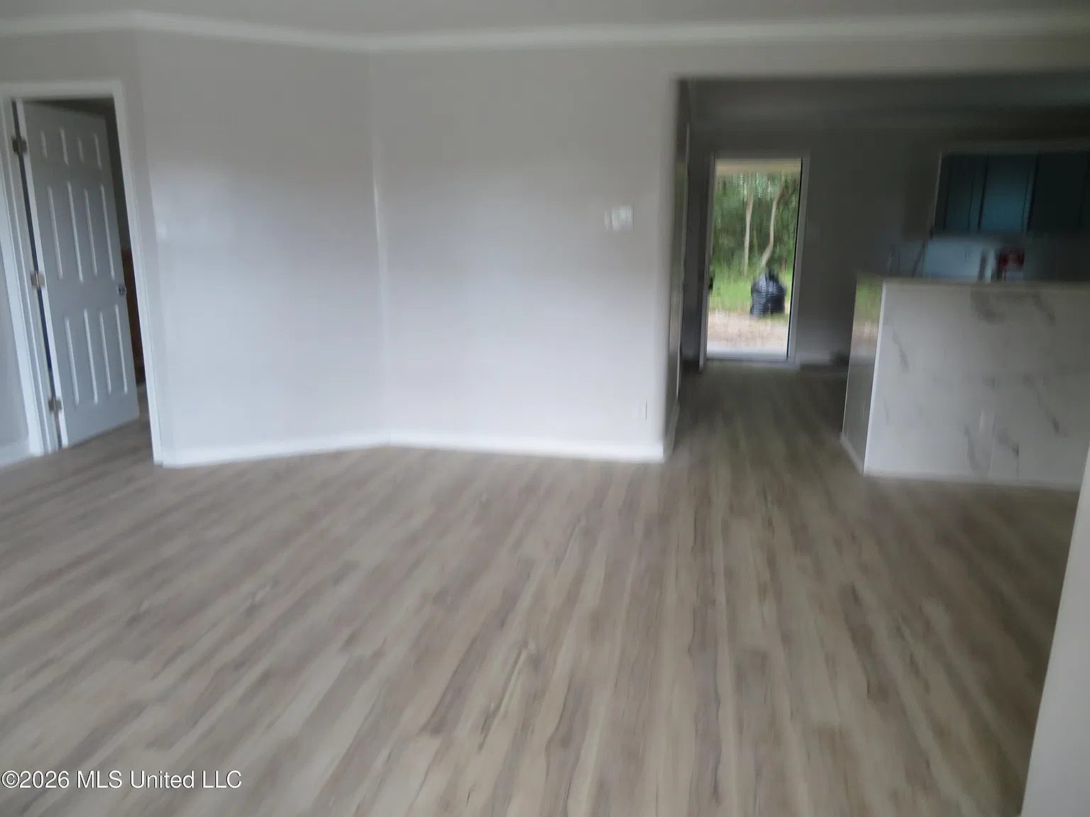 3 bed, 2.5 bath, 1412 sqft, $1,850 — Photo 3