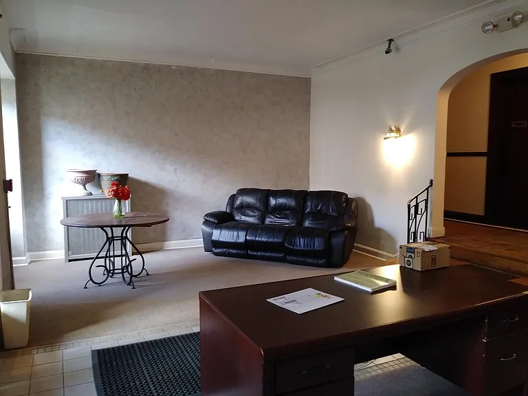2302 Auburn Ave — Photo 13