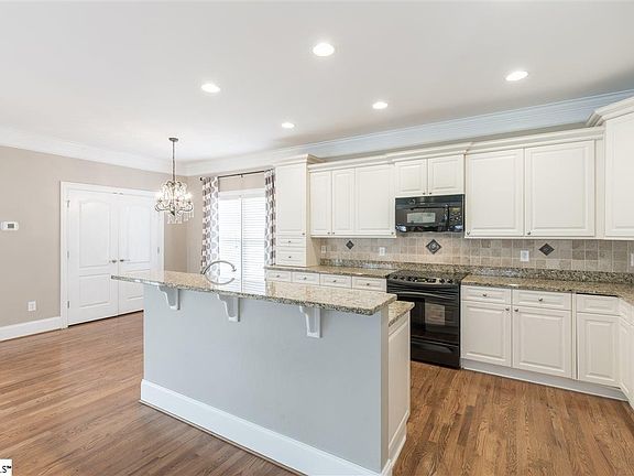 4th image of 119 Applewood Dr