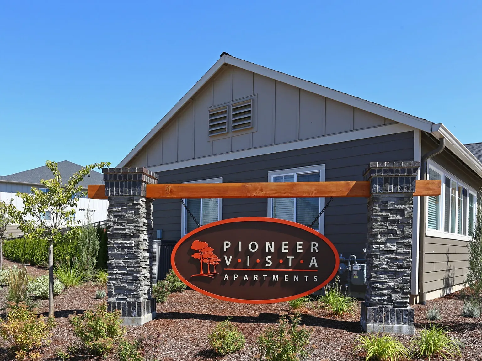 Pioneer Vista — Photo 1