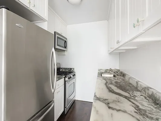 Sold by Sotheby's International Realty | media 4