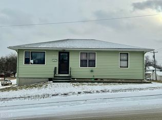 215 12th St NW, Valley City, ND 58072