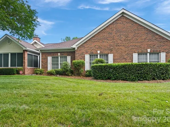9039 Grand Oak Dr, Charlotte, NC 28277