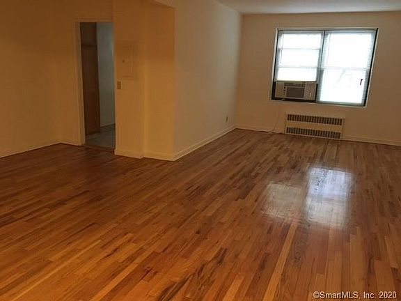 4th image of 126B Hoyt St #5E