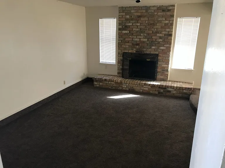 4003 N Grimes St — Photo 3
