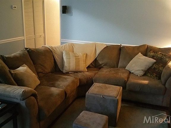 4th image of 26552 Dartmouth St