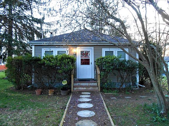 5th image of 174 Diana Dr